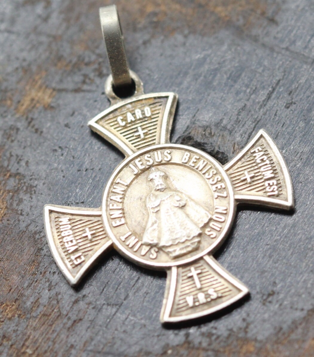 Croix Pectorale Jésus de Prague