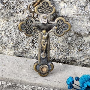 rare reliquary cross pulveris caracombis