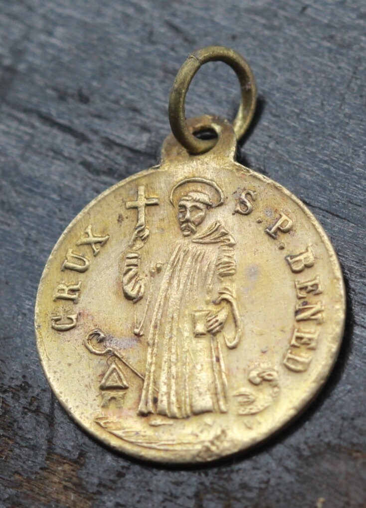 Rare Médaille Saint Benoit