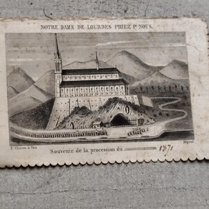 Rare carte religieuse de lourdes souvenir de la  procession du  1871, notre dame de Lourdes priez pour nous