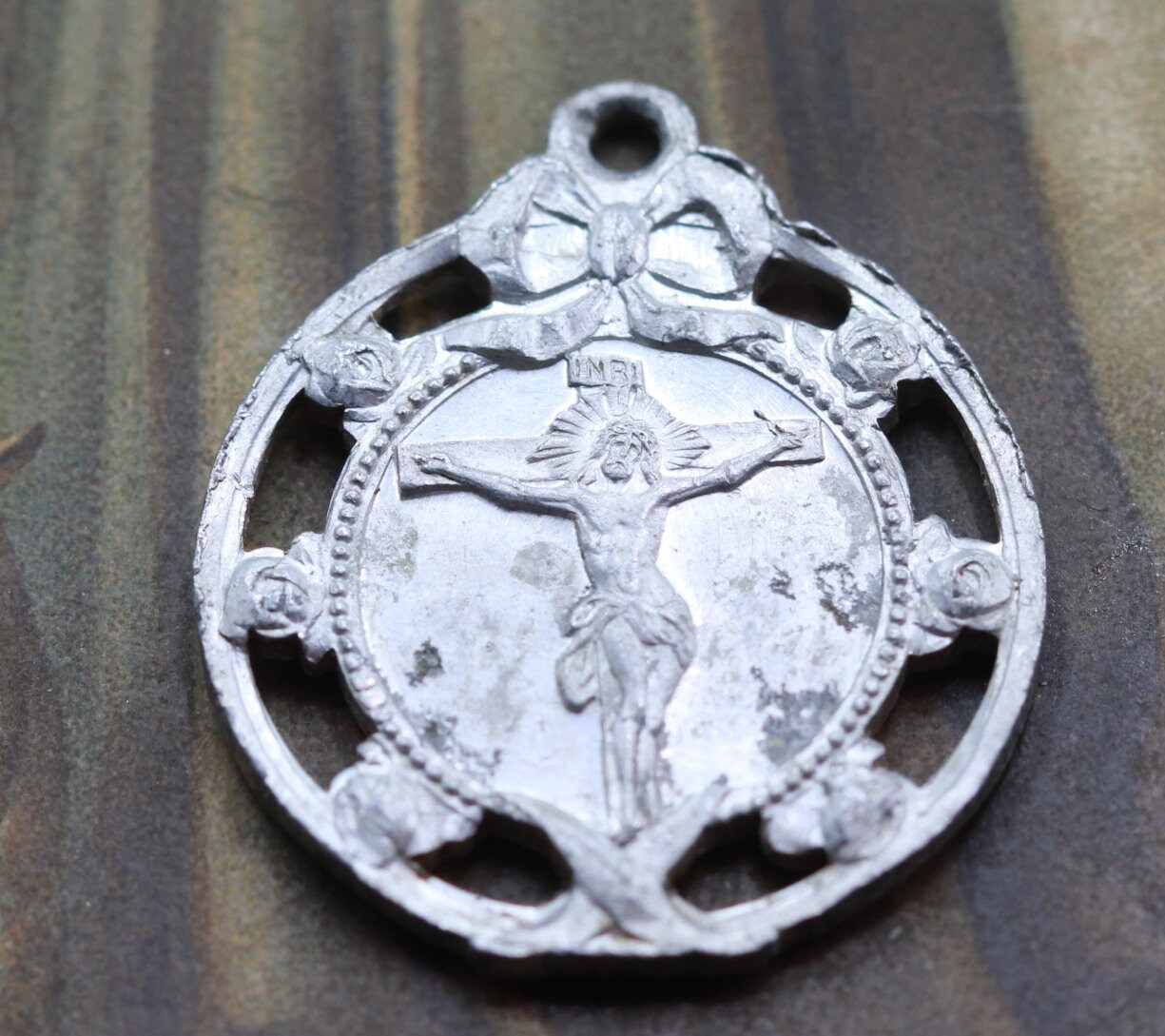 Rare Médaille Religieuse Souvenir Du Crucifix Cordes