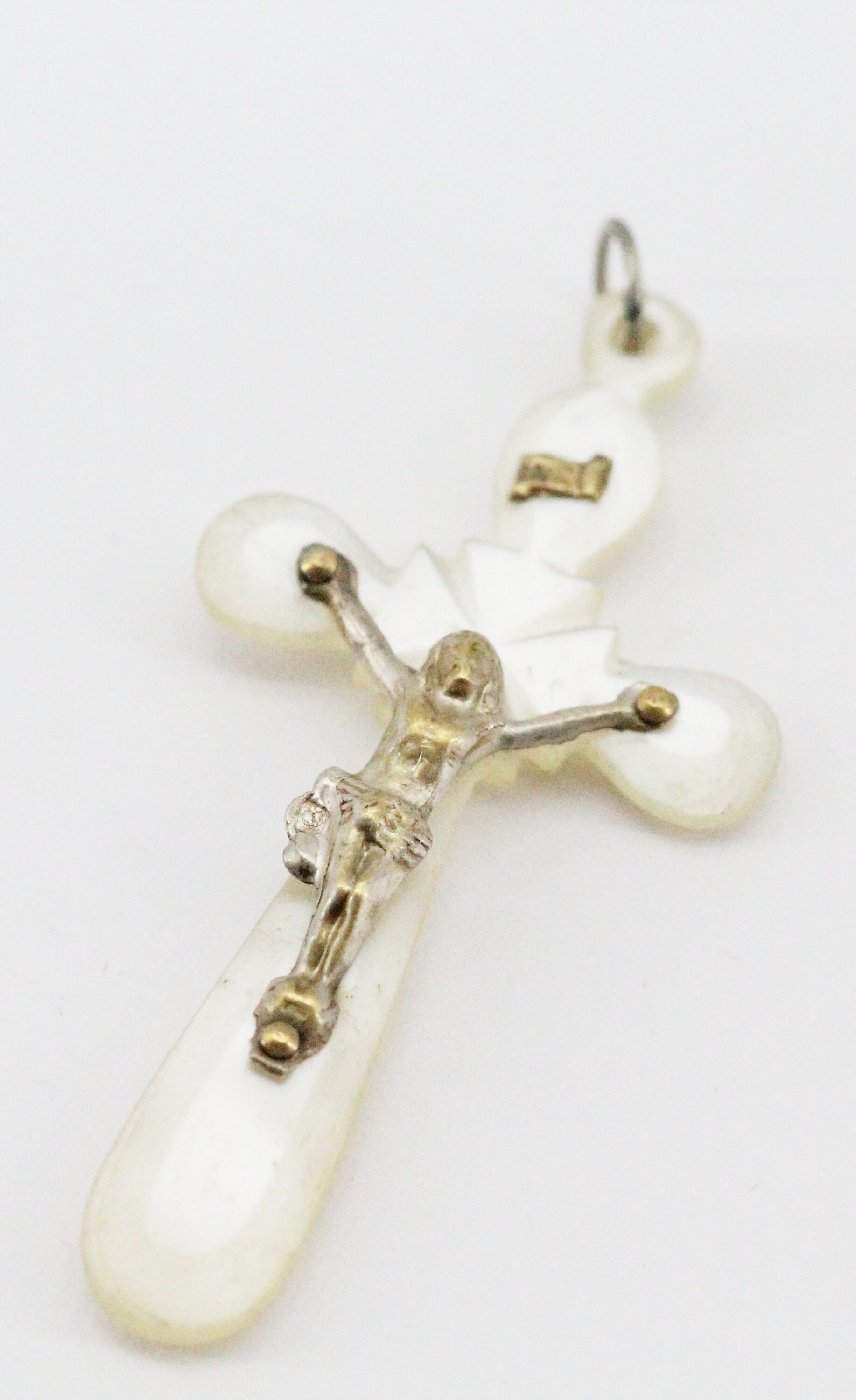 Rare Ancien Pendentif Crucifix Nacre