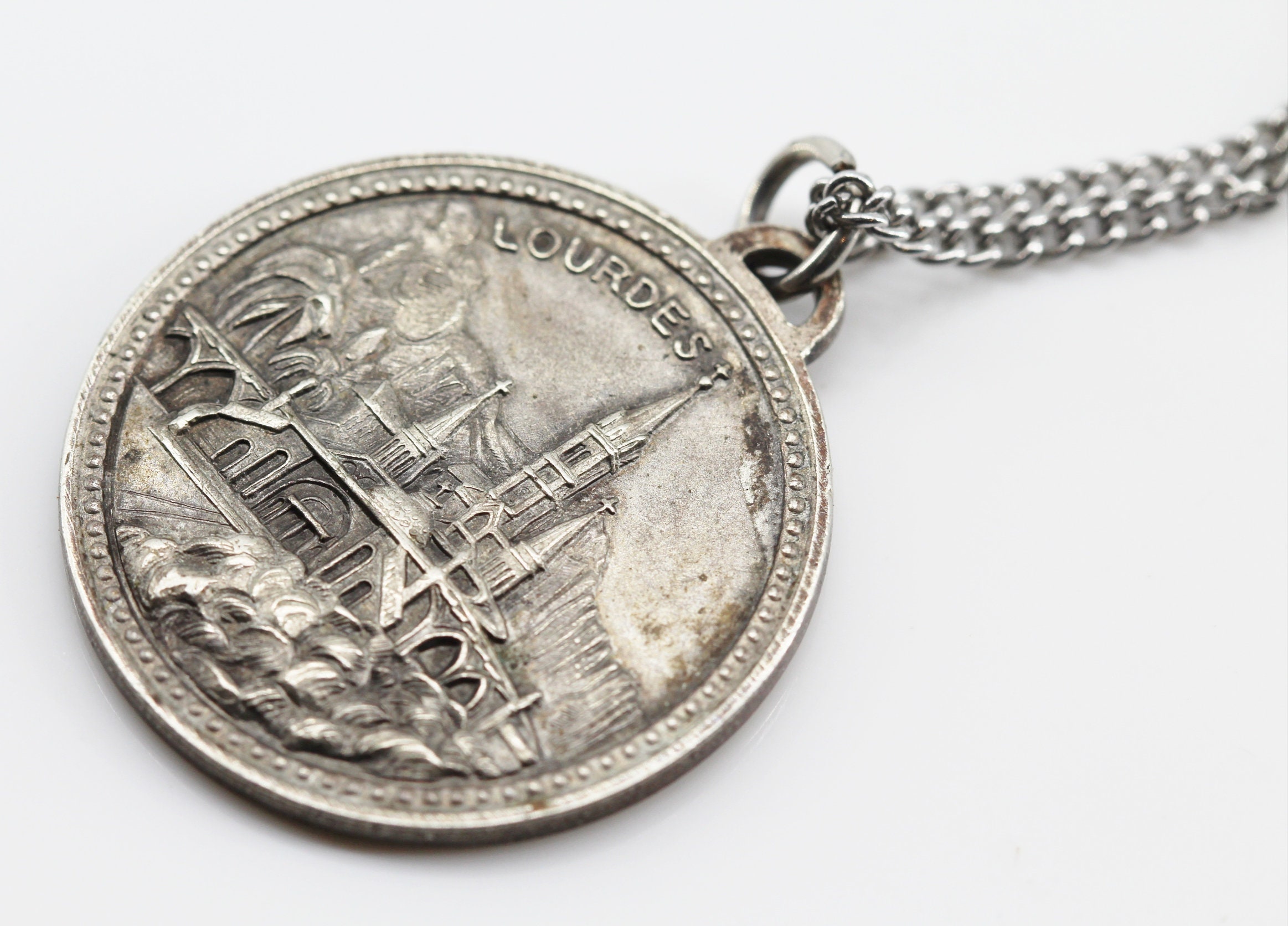 Collier Médaille Lourdes