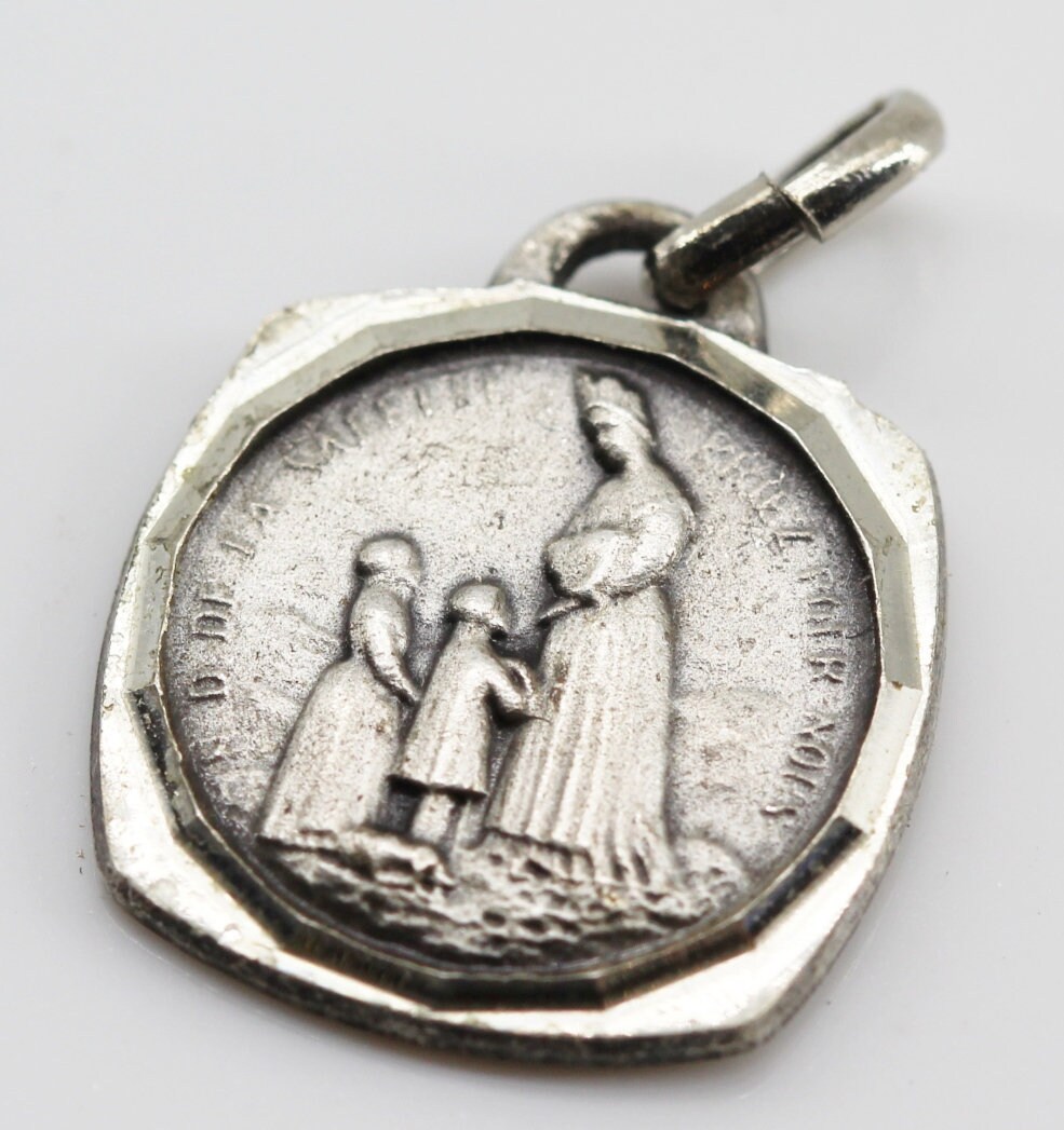 Ancienne Médaille Religieuse Notre Dame de La Salette