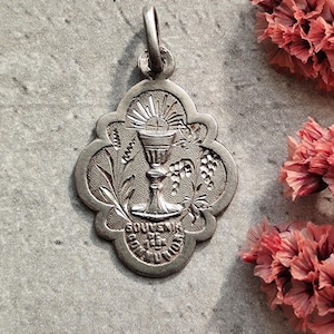 ancienne médaille de communion en argent