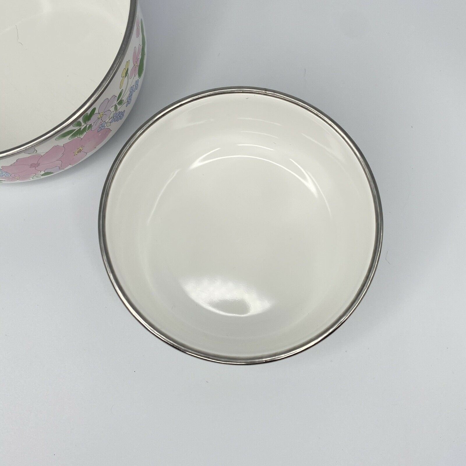 Kobe Bowls Designed Exclusively for Jcpenney 1980s Enamel & Metal White