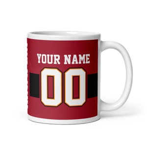 Tampa Bay Name & Nummer Football Tasse, Geschenk für Papa, Geschenk für Mama, einzigartig, personalisiertes Geschenk, Wichteln, Kris Kringle, Geburtstagsgeschenk, Weihnachten