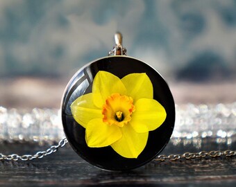 flower necklace , daffodil pendant , daffodil jewelry , narcissus necklace , daffodil jewellery , yellow daffodil