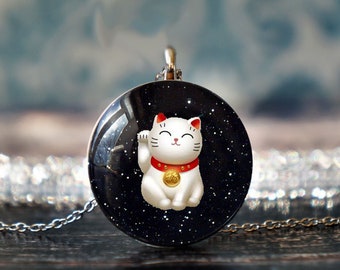 lucky cat necklace , maneki neko necklace , japanese lucky cat , maneki neko jewelry , maneki neko pendant , fortune cat