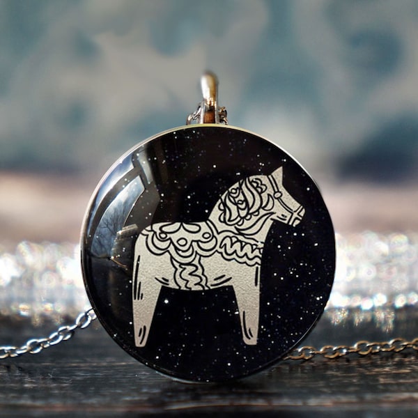 dala horse , cheval suédois , bijoux de cheval dala , bijoux scandinaves , pendentif de cheval dala