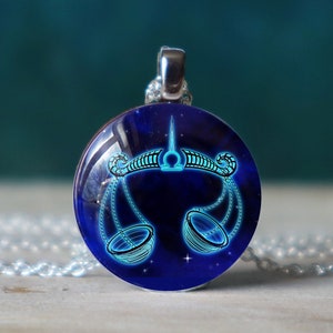 naszyjnik z wagą, naszyjnik zodiakalny, biżuteria z wagą, wisiorki z wagą, prezenty z wagą, naszyjnik ze znakiem zodiaku, naszyjnik z horoskopem
