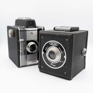 Decorative 1950&#39;s Old Box Camera Vintage Film Photography Display Model Collectible for Home Decor or Gift for Collectors