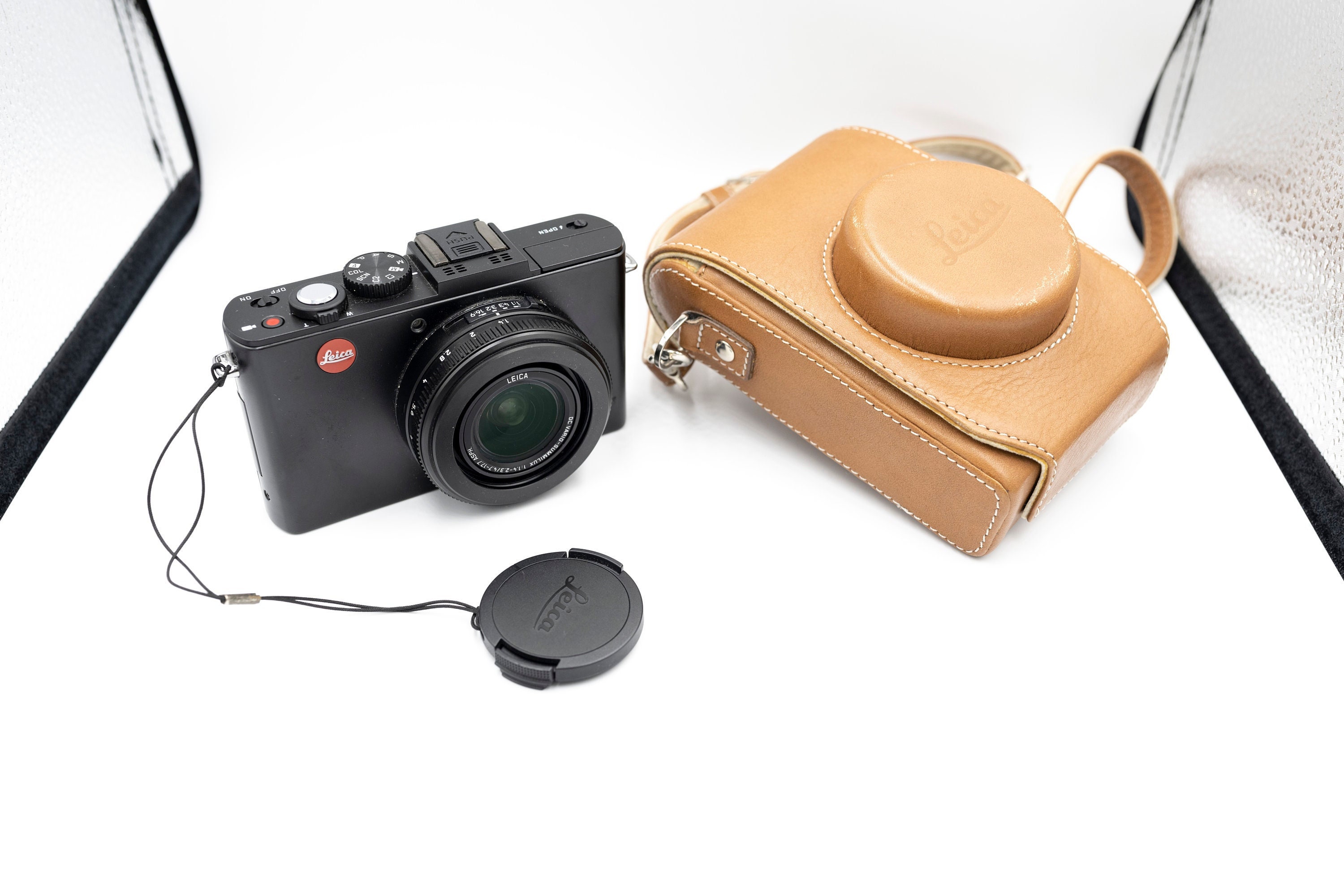 Leica D-Lux 6 - Superb condition - lots of accessories: For Sale