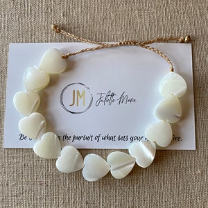 Adjustable Mother of Pearl Heart Beaded Bracelet // Bride Sweetest Day / Valentine&#39;s Day