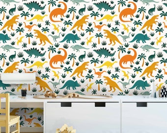 Puede incluir: Un fondo blanco con un patrón repetido de dinosaurios coloridos, palmeras y hojas verdes. Los dinosaurios son naranja, amarillo y verde azulado.