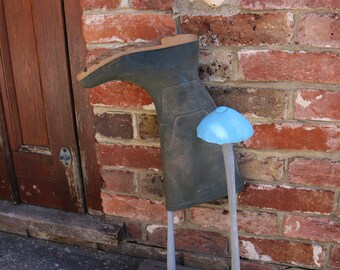 mushroom welly stand