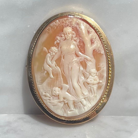 Beautiful ! C1920 14K Yellow gold Angels Cameo Si… - image 1