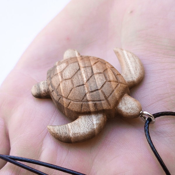 Pendentif tortue, collier tortue en bois sculpté à la main, collier tortue, cadeau pour lui, pendentif nautique, collier tortue de mer, pendentif mer d'Hawaï