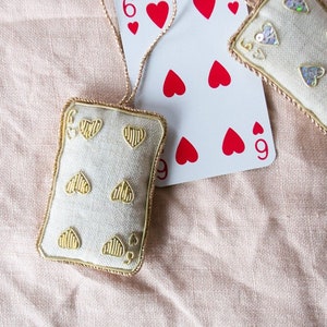 Valentinstag Geschenk in luxuriösem recyceltem irischem Leinen - Spielkarten Karte, Alice im Wunderland