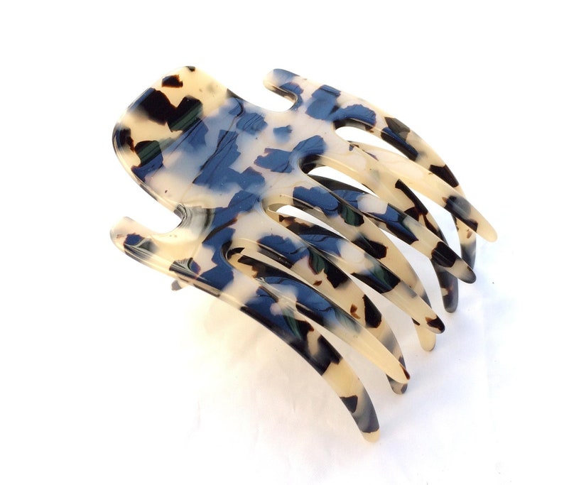 Etched Large Cat Jaw Clip White Tokyo main image 1