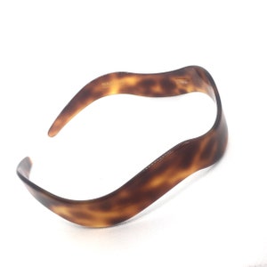 Wardani, 1” French tortoiseshell headband small teeth on the side for better grip, handmade in FRANCE (2.5cm) wavy headband