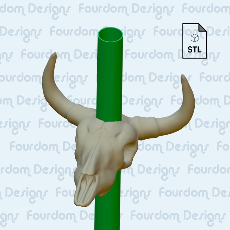 K&ouml;nnte beinhalten: Ein 3D-gedruckter Bullensch&auml;del mit H&ouml;rnern in hellbeige ist an einem gr&uuml;nen zylindrischen Rohr befestigt. Der Sch&auml;del ist nach vorne gerichtet, mit offenem Maul. Das Bild ist mit dem Dateityp "STL" gekennzeichnet.