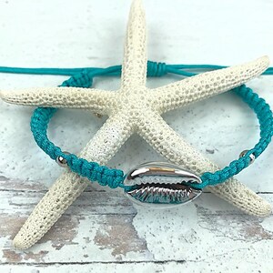 Shell Friendship Bracelet, Silver Cowrie bracelet, Turquoise Bracelet, Sea Shell Bracelet, Preppy Bracelet, Beach Bracelet