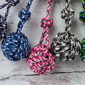 Monkey Fist Key Chain, Nautical Knot Keychain, Paracord Keychain, Monkey Fist Knot, Beach Wedding Favor