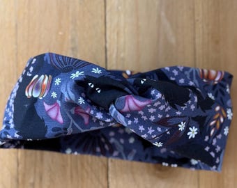 Haarband Gothic Halloween Katzen in lila und schwarz, mit mystischen Motiven Stirnband Unikat, Maßanfertigung Märchen Katzen, Magic cats,