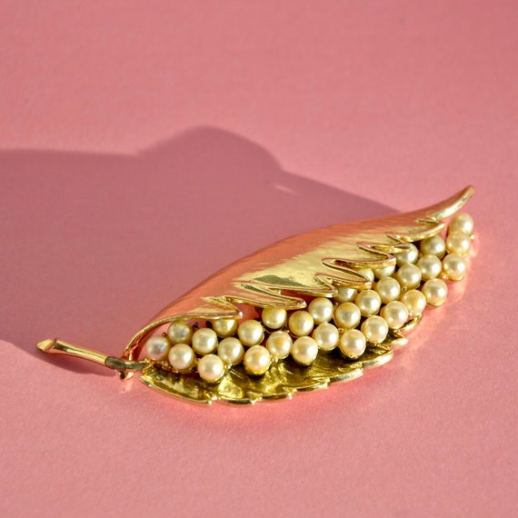1960s Goldtone, three-dimensional leaf brooch wit… - image 4