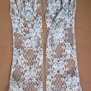 1950s/1960s powder blue, sheer lace, mid-arm nylon gloves w/rose trellis pattern. Size Medium-Large. Mid-Century. Gossamer. Floral. Flowers. image 9