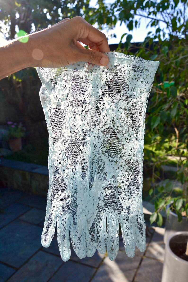 1950s/1960s powder blue, sheer lace, mid-arm nylon gloves w/rose trellis pattern. Size Medium-Large. Mid-Century. Gossamer. Floral. Flowers. image 7