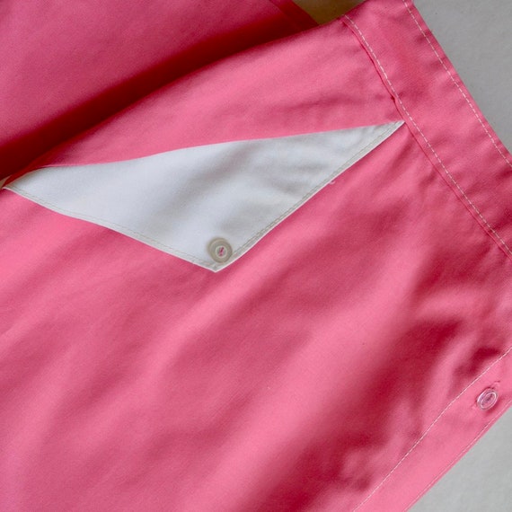 1980s bubblegum pink skirt with white New Wave de… - image 4
