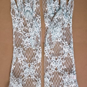 1950s/1960s powder blue, sheer lace, mid-arm nylon gloves w/rose trellis pattern. Size Medium-Large. Mid-Century. Gossamer. Floral. Flowers. image 8