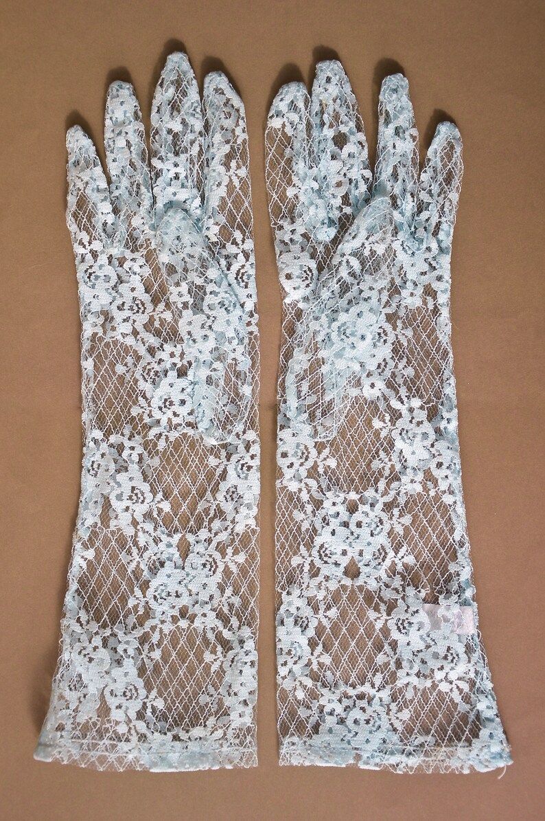 1950s/1960s powder blue, sheer lace, mid-arm nylon gloves w/rose trellis pattern. Size Medium-Large. Mid-Century. Gossamer. Floral. Flowers. image 8