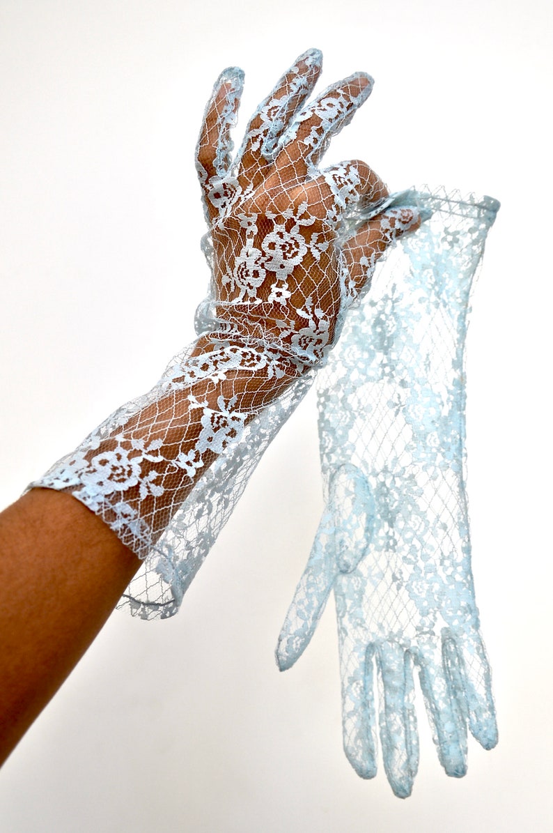 1950s/1960s powder blue, sheer lace, mid-arm nylon gloves w/rose trellis pattern. Size Medium-Large. Mid-Century. Gossamer. Floral. Flowers. image 4