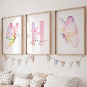 Pastell Schmetterling Namensschild, Schmetterling Mädchen Raum Poster, lila rosa Raum, Regenbogen Farbe Schmetterling Kinderzimmer Kunst, Aquarell Schmetterling Schlafzimmer