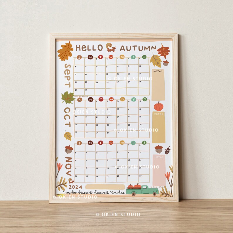 Puede incluir: Un calendario imprimible para septiembre, octubre y noviembre de 2024 con un tema oto&ntilde;al. El calendario presenta ilustraciones de calabazas, bellotas, hojas y un cami&oacute;n. El texto "HELLO AUTUMN" est&aacute; en la parte superior del calendario.