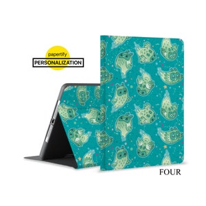 Folio personnalisé Étui iPad Réveil Réveil Porte-crayon Apple Housse de support pour 2022 Pro 12.9 Pro 11 10.9 10.2 9.7 Mini 5 Animal souriant Three