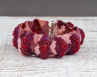 Free Form Peyote Bracelet Red/Pink