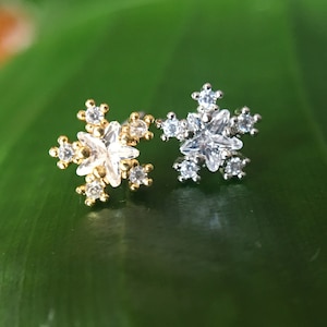 Schneeflocke Ohrringe, Knorpel Ohrring 16g Helix Ohrring Helix Piercing Knorpel Ohrstecker Knorpel Piercing, Labret Piercing, Bestes Geschenk