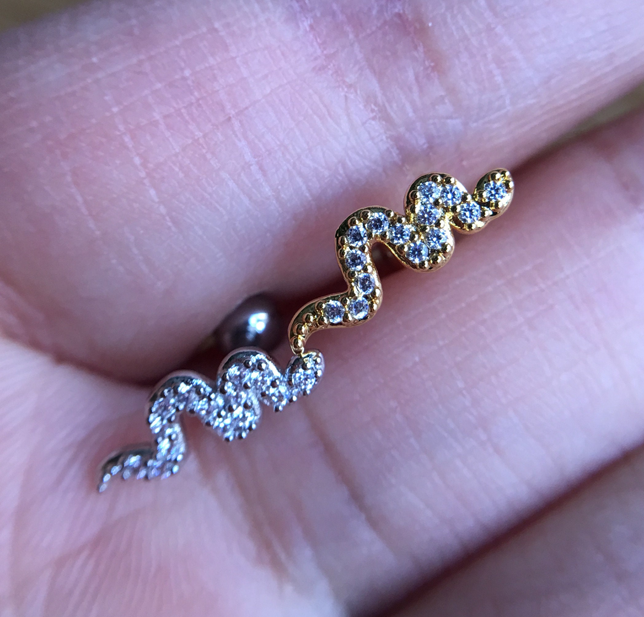 Helix snake earring Clearance