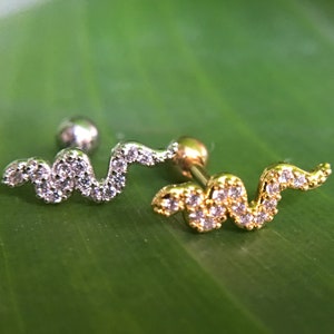 スネークイヤリング、軟骨イヤリング、16g、ヘリックスイヤリング、ヘリックスピアス、軟骨スタッド、軟骨ピアス、耳たぶ、トラガス