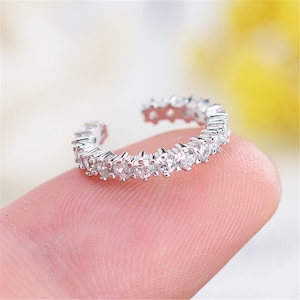 polsino dell'orecchio con zirconi, polsino dell'orecchio in argento sterling, polsino dell'orecchio con zirconi non forato, polsino dell'orecchio delicato, gioielli in argento sterling, piercing a conchiglia