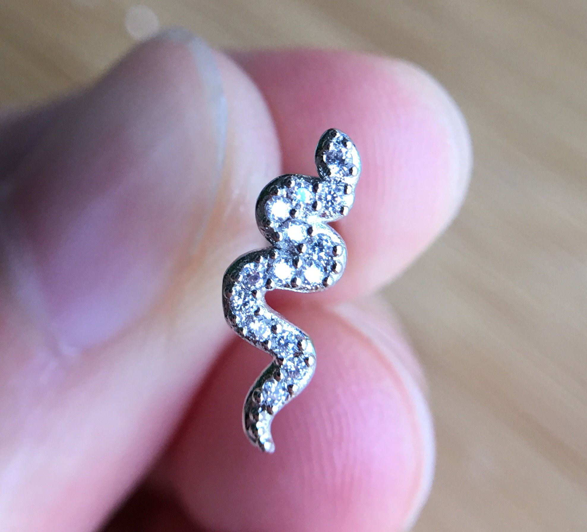 Helix snake earring Clearance