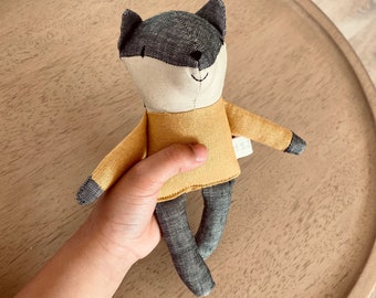 Mini poupée de chiffon en lin loup gris Wolfson