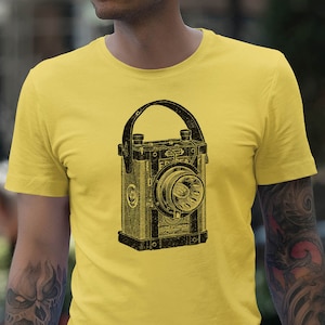 Moon Mouse Apparel Vintage Camera Unisex Adult Printed Cotton Crew T Shirt
