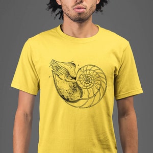 Moon Mouse Apparel Nautilus Shell Unisex Adult Printed Cotton Crew T Shirt