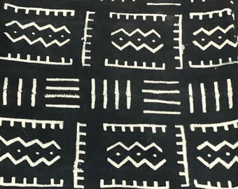 Tela de barro tejida a mano: textil africano en blanco y negro