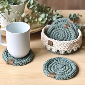 Round Coasters & Holder, Set of 4 / 6 / 8| Hand Crocheted w Cotton Cord| Customizable Color| Minimalist Modern Home Decor | Holiday Gift Set